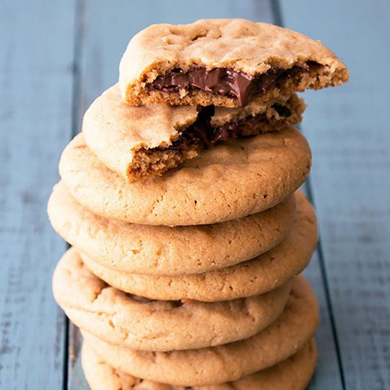 Nutella-Stuffed-Peanut-Butter-Cookies